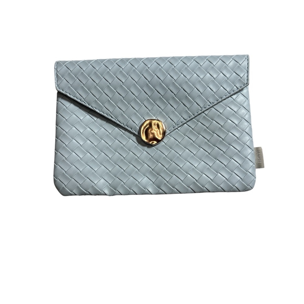 Ipsy Woven Clutch in Light Gray with Gold Button